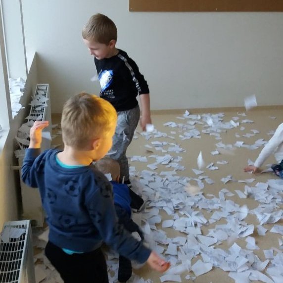 122148318_386210739186206_1997997689991750291_n