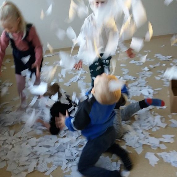 122191475_3370773733005934_1815230944024503835_n