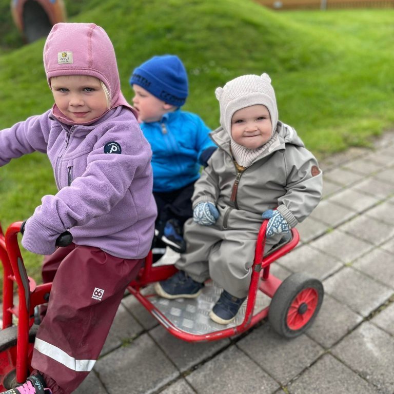 298073283_348790673994904_7457346978632930072_n