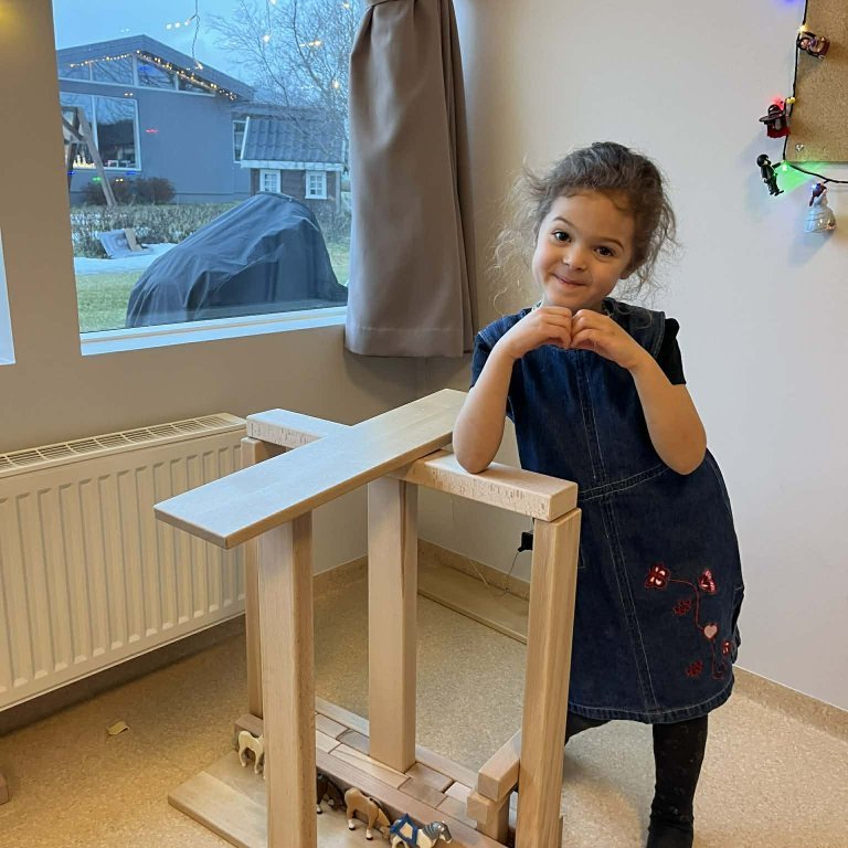 a04e1b46-182f-4cef-8310-d7dd9705f06f