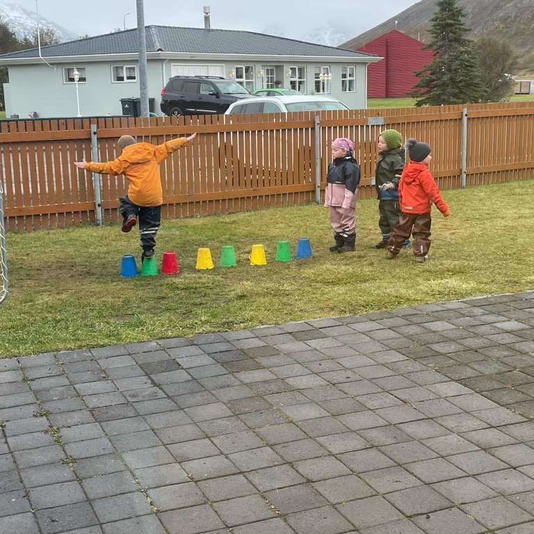 046f0b0f-22de-443c-8cbd-d71414b80a2b