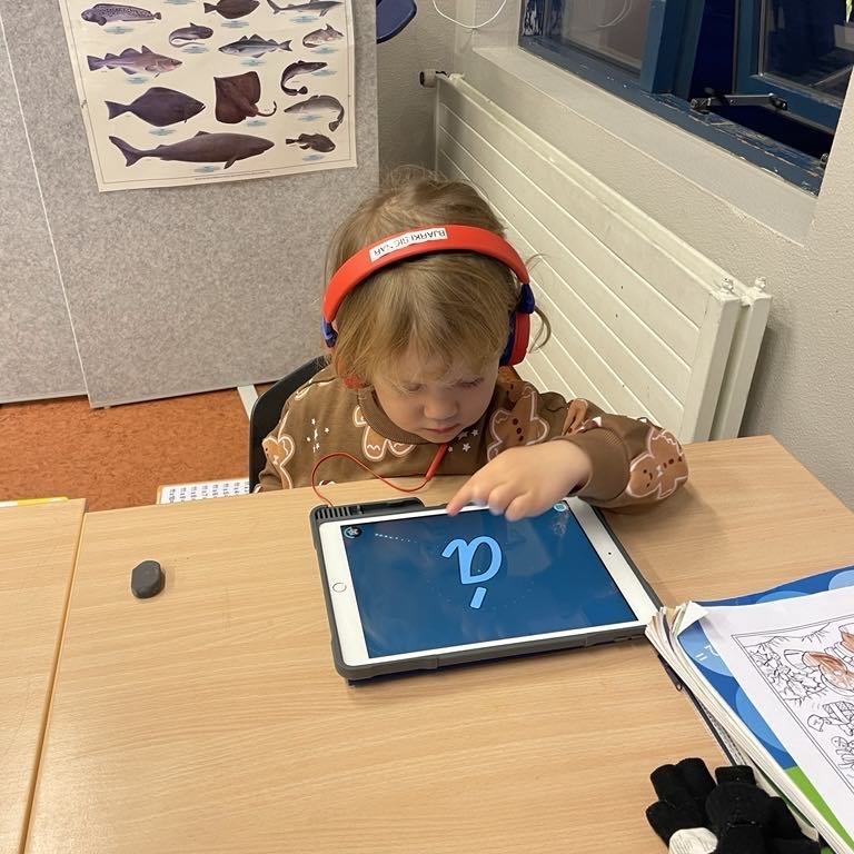 43332820-a9e6-4bba-aa78-4a97853416d4