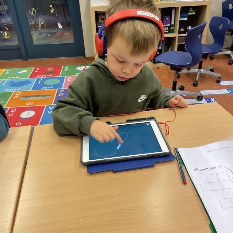 e8038683-bb4f-4d46-8839-b2fa3cb425fe