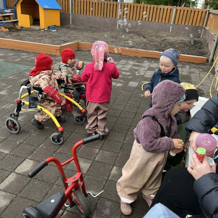 a87baa32-f7a4-43bb-b8ce-1a26733ad87e