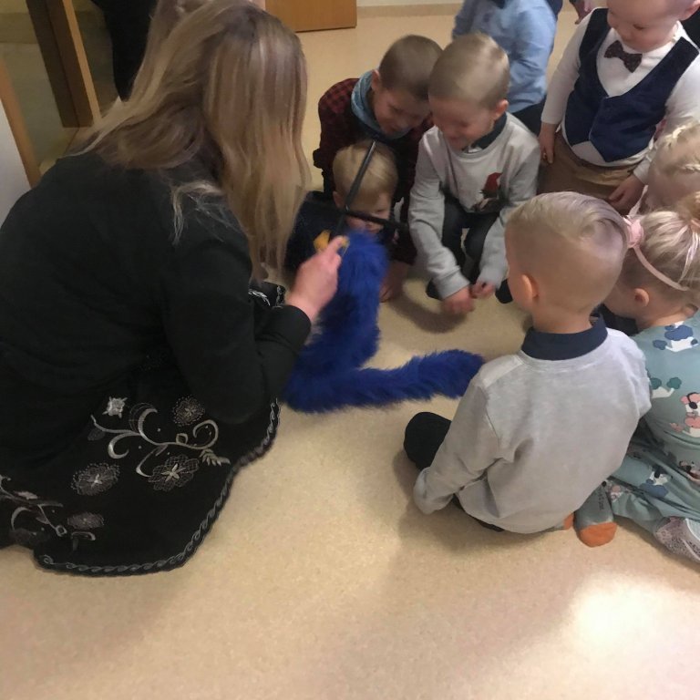 48411527_560659337714713_1998032358195855360_n-copy