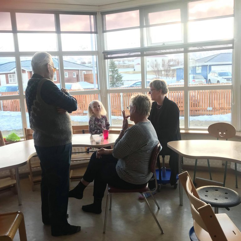 55674659_452916582114251_7433813753369460736_n