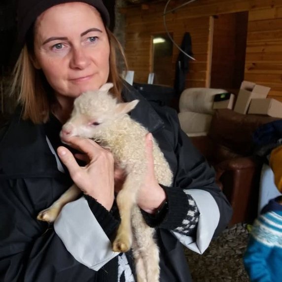 61114575_322680541759883_6642353427923861504_n