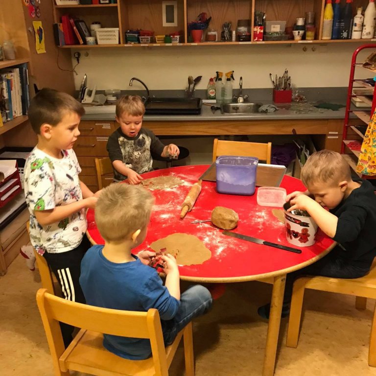 Þegar piparkökur bakast.....