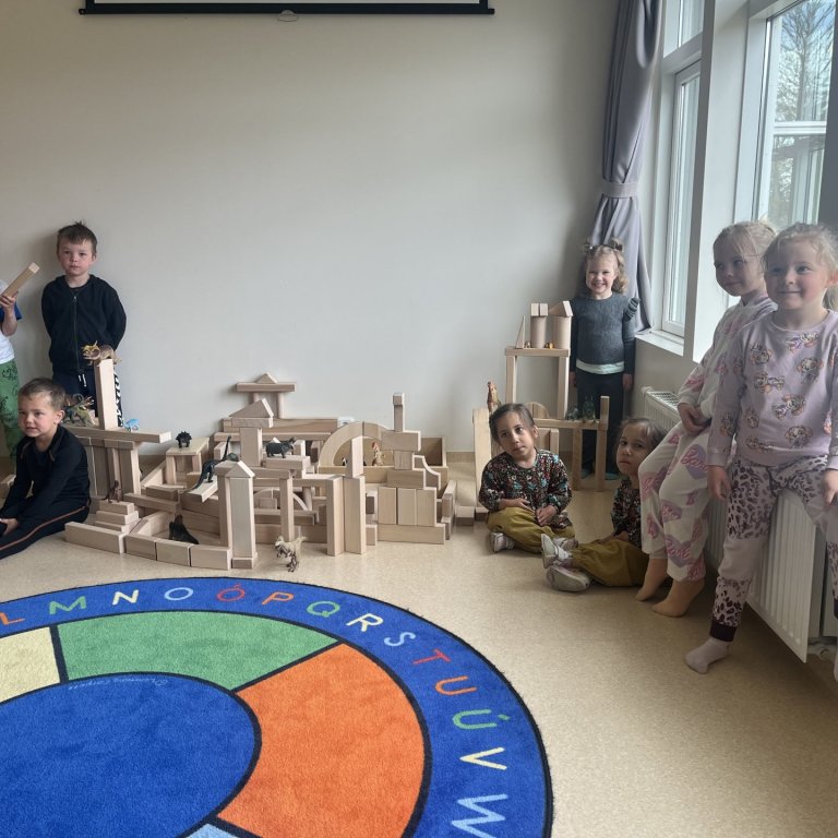 Gjöf frá Sænes ehf